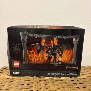 LEGO The Lord of the Rings Balrog Book Nook 10367 New Sealed Creased Box